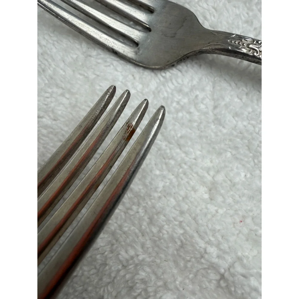 Vintage Rogers DeLuxe Plate Silver Plated Dinner & Grille Fork Precious Pattern